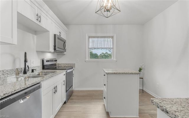 85 Haviland DR, Newport News, VA 23601