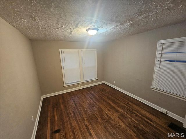 7110 Dawson Place, St Louis, MO 63136