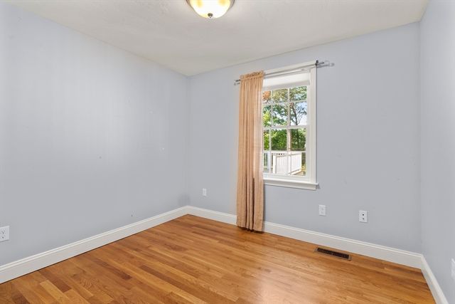 52 Clubhouse Dr, Bourne, MA 02559