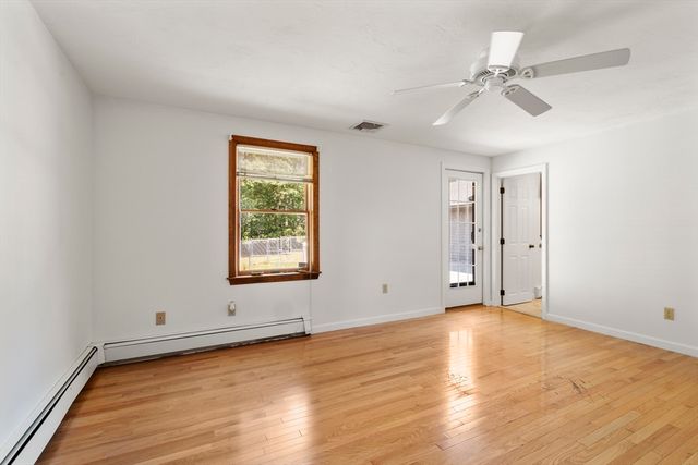 52 Clubhouse Dr, Bourne, MA 02559