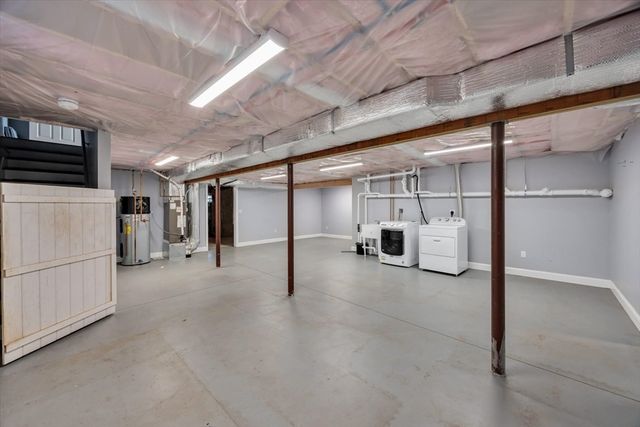 52 Clubhouse Dr, Bourne, MA 02559
