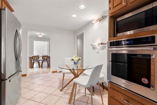 52 Clubhouse Dr, Bourne, MA 02559