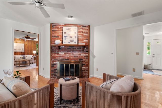 52 Clubhouse Dr, Bourne, MA 02559
