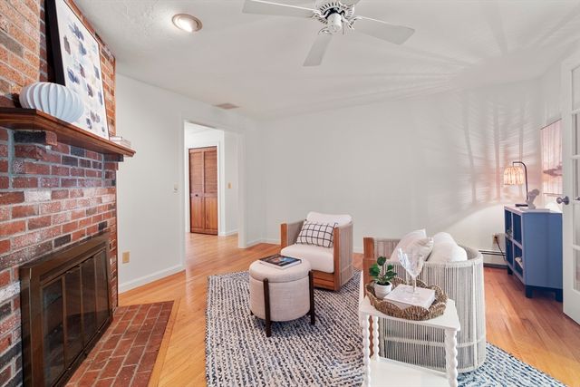 52 Clubhouse Dr, Bourne, MA 02559