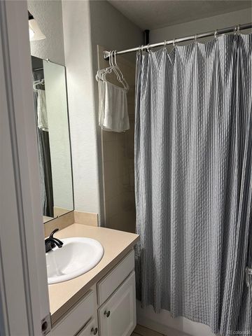 15688 E Mexico Avenue, Aurora, CO 80017