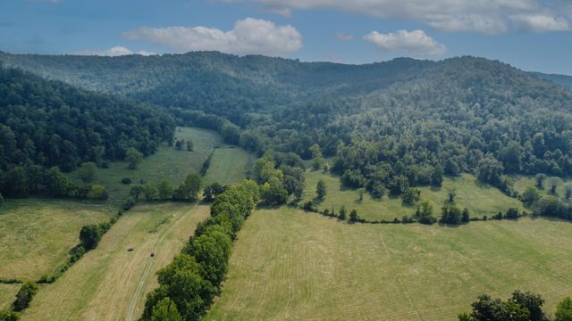 2892 Quicks Run Road, Vanceburg, KY 41179