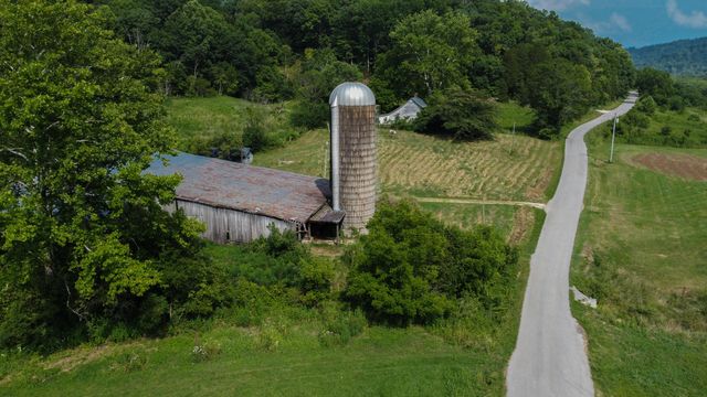 2892 Quicks Run Road, Vanceburg, KY 41179