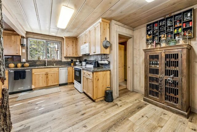 7770 Tamarack Pines Rd, Twin Bridges, CA 95735