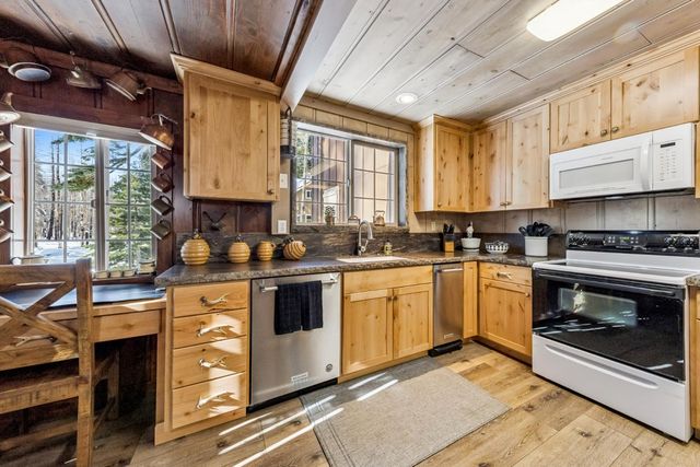 7770 Tamarack Pines Rd, Twin Bridges, CA 95735