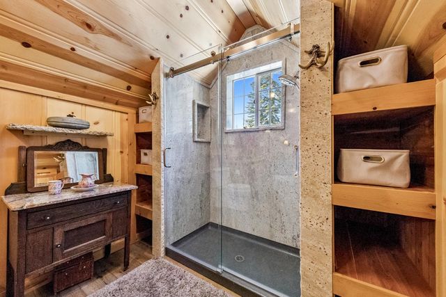 7770 Tamarack Pines Rd, Twin Bridges, CA 95735