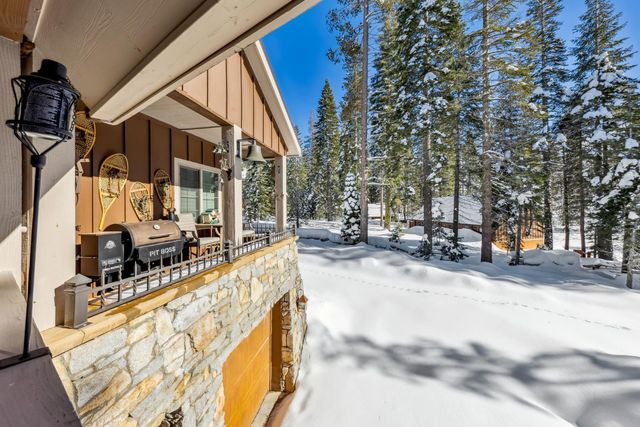 7770 Tamarack Pines Rd, Twin Bridges, CA 95735