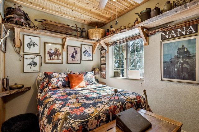 7770 Tamarack Pines Rd, Twin Bridges, CA 95735