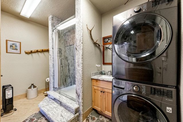 7770 Tamarack Pines Rd, Twin Bridges, CA 95735