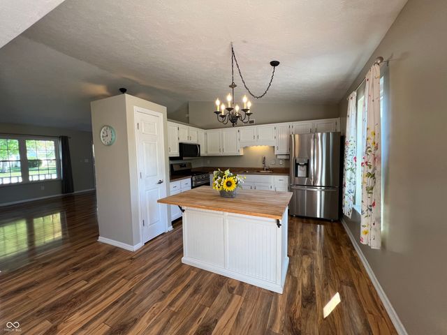 8903 Buckhaven Drive, Indianapolis, IN 46256