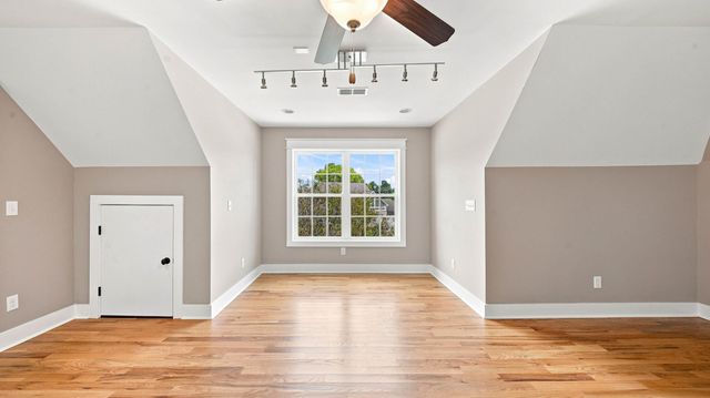 1227 Saddlebrook Drive, Chattanooga, TN 37405