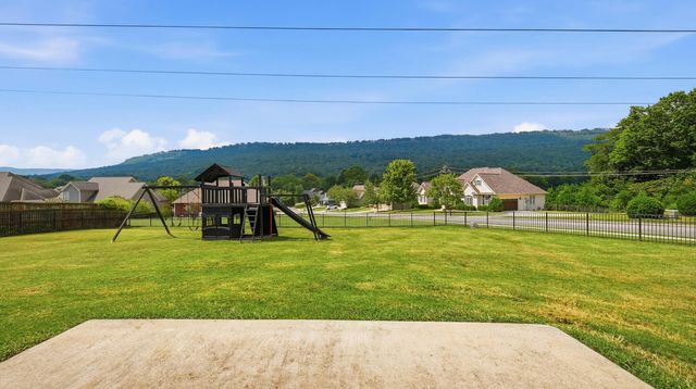 1227 Saddlebrook Drive, Chattanooga, TN 37405