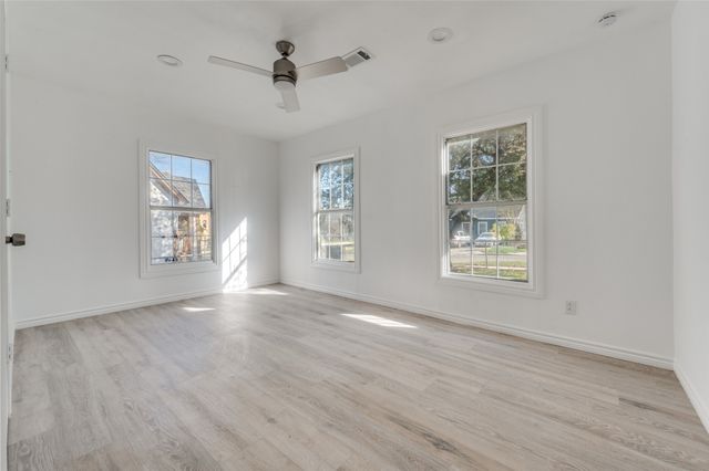 1559 E Ohio Avenue, Dallas, TX 75216