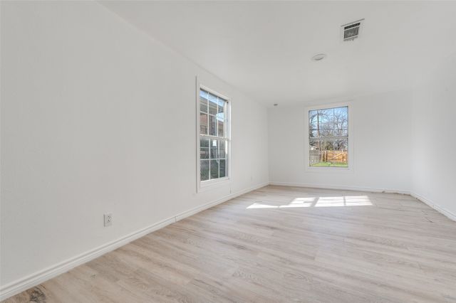 1559 E Ohio Avenue, Dallas, TX 75216