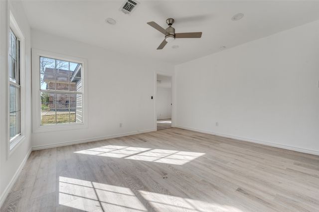 1559 E Ohio Avenue, Dallas, TX 75216