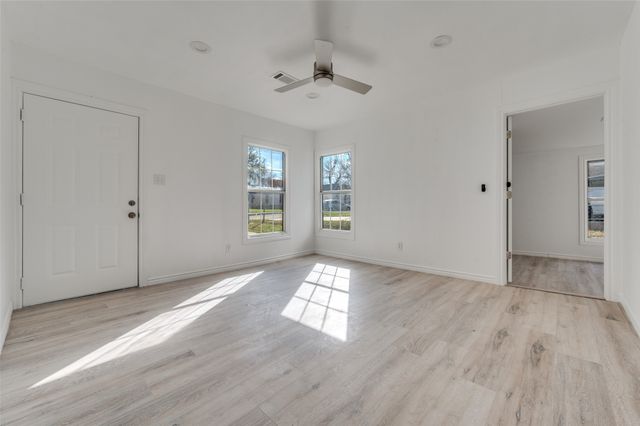 1559 E Ohio Avenue, Dallas, TX 75216