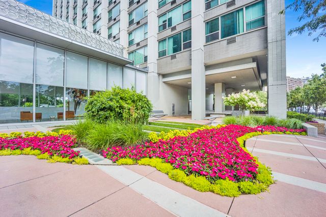 3600 N Lake Shore Drive 608, Chicago, IL 60613