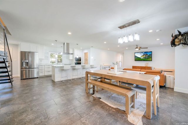 131 William Classen, San Antonio, TX 78232