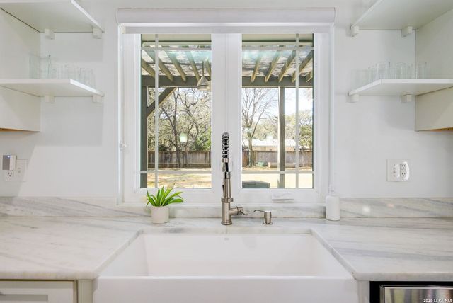131 William Classen, San Antonio, TX 78232