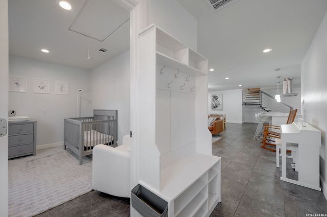 131 William Classen, San Antonio, TX 78232