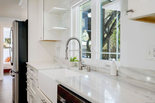 131 William Classen, San Antonio, TX 78232