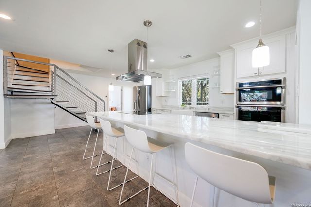 131 William Classen, San Antonio, TX 78232