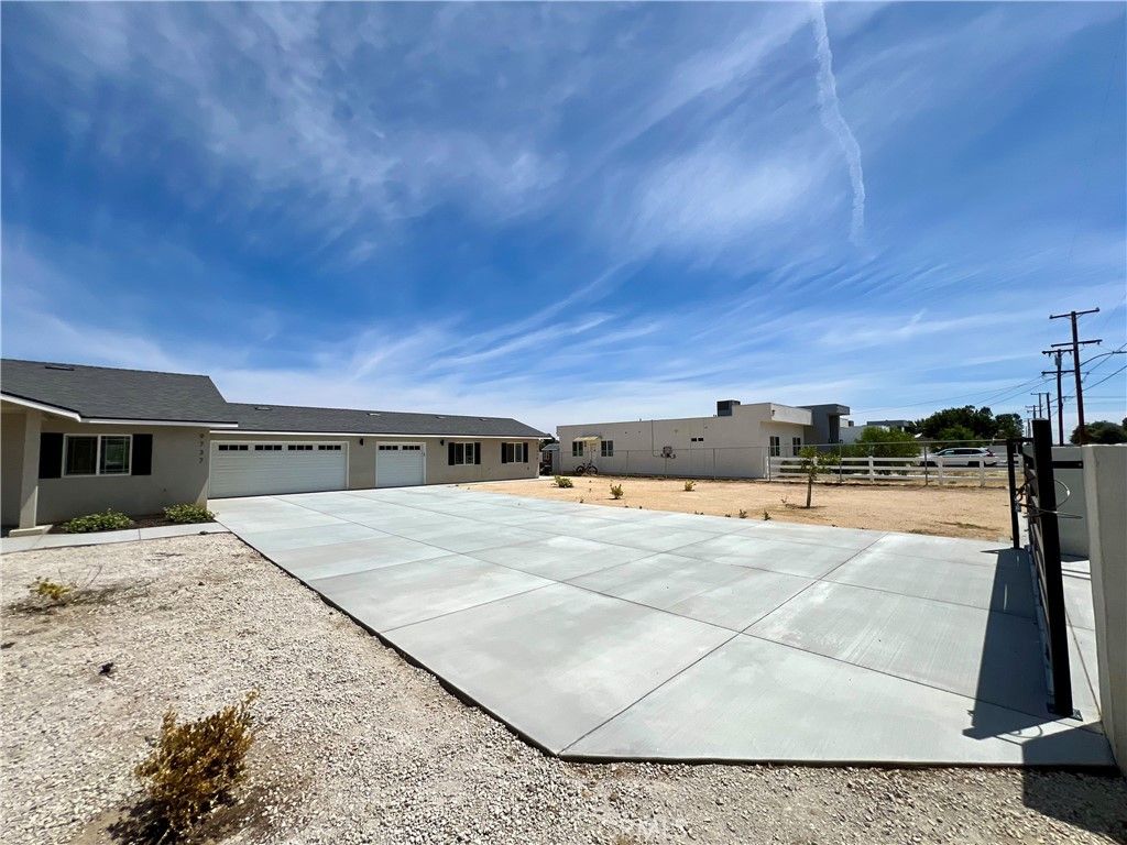 Image 10 of property listing at 9737 East Avenue Q-4, Littlerock, CA 93543