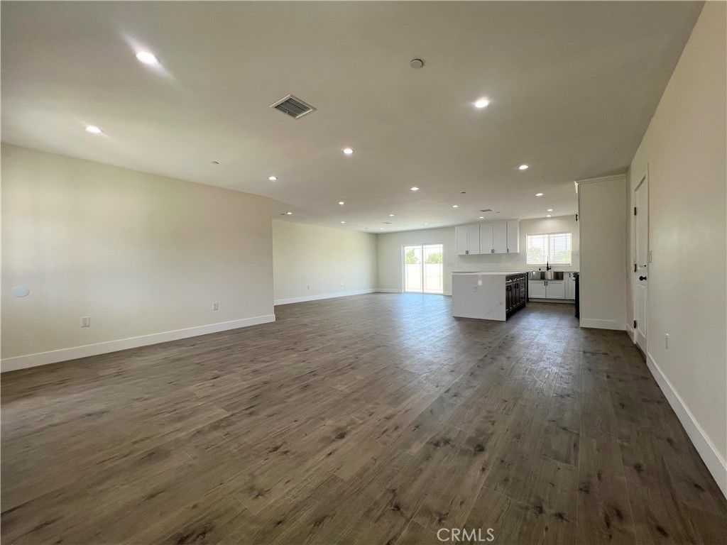 Image 13 of property listing at 9737 East Avenue Q-4, Littlerock, CA 93543