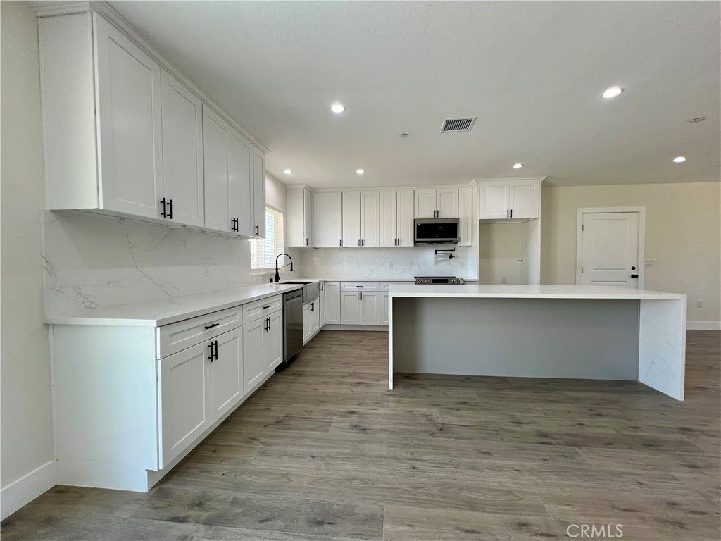 Image 21 of property listing at 9737 East Avenue Q-4, Littlerock, CA 93543