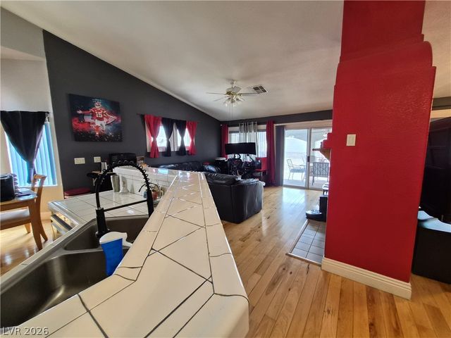 6413 Mahogany Peak Avenue, Las Vegas, NV 89110