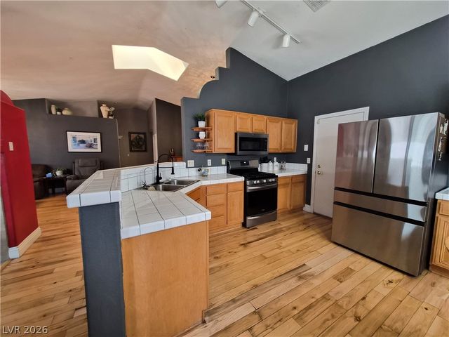 6413 Mahogany Peak Avenue, Las Vegas, NV 89110