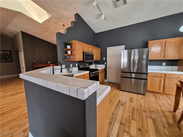 6413 Mahogany Peak Avenue, Las Vegas, NV 89110