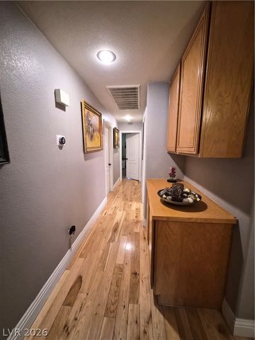 6413 Mahogany Peak Avenue, Las Vegas, NV 89110