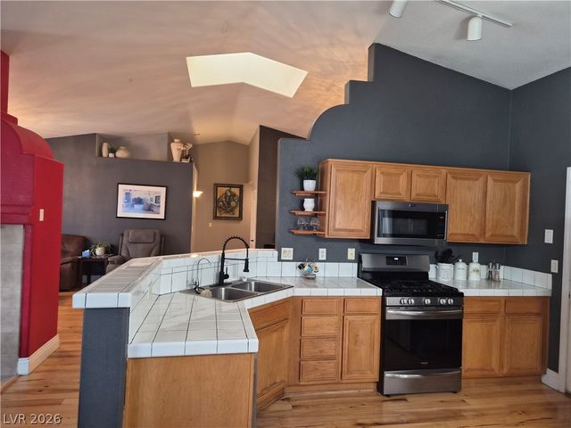 6413 Mahogany Peak Avenue, Las Vegas, NV 89110