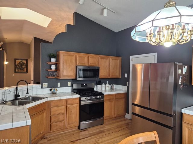 6413 Mahogany Peak Avenue, Las Vegas, NV 89110