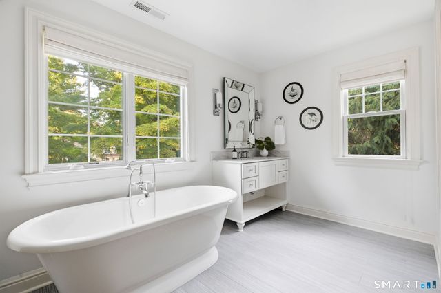 5 Ginos Way, Ridgefield, CT 06877