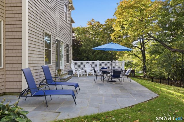 5 Ginos Way, Ridgefield, CT 06877