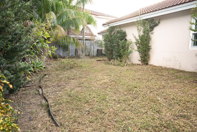 1407 Seagrape Cir, Weston, FL 33326