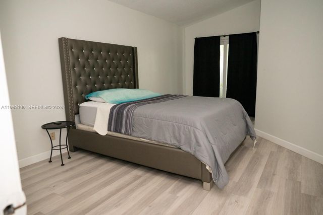 1407 Seagrape Cir, Weston, FL 33326