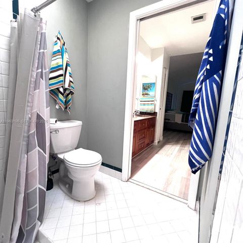 1407 Seagrape Cir, Weston, FL 33326