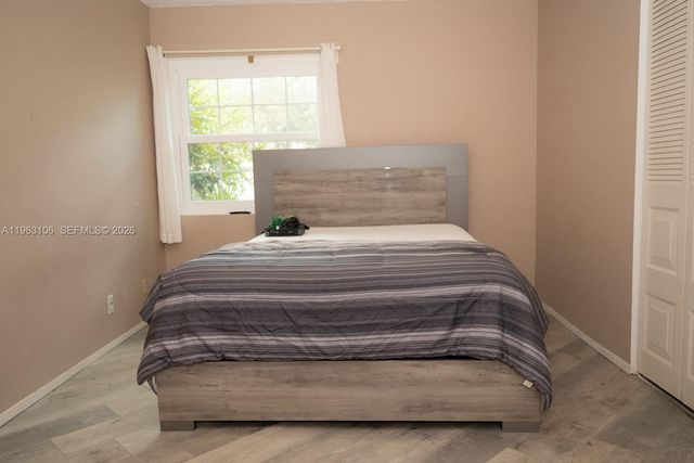 1407 Seagrape Cir, Weston, FL 33326