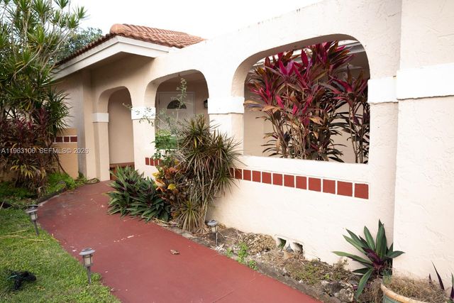 1407 Seagrape Cir, Weston, FL 33326