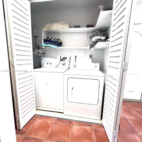 1407 Seagrape Cir, Weston, FL 33326