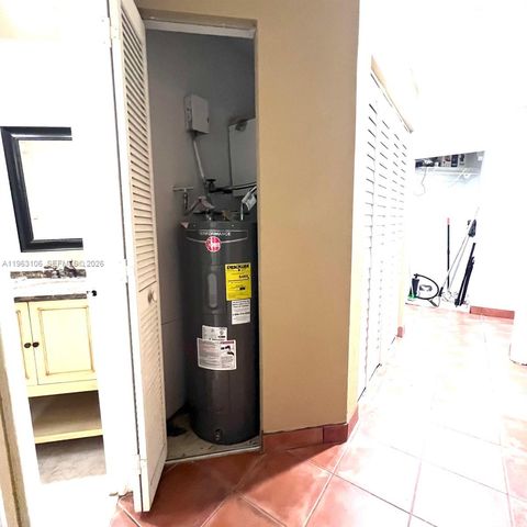 1407 Seagrape Cir, Weston, FL 33326