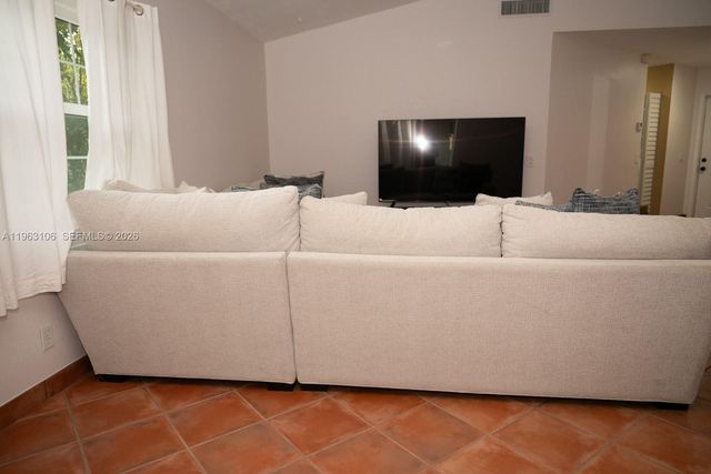 1407 Seagrape Cir, Weston, FL 33326