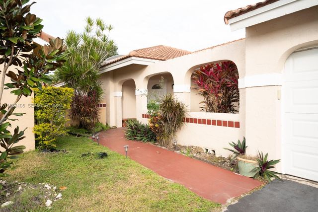 1407 Seagrape Cir, Weston, FL 33326